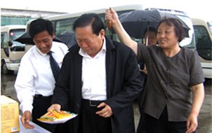 原山西省委書記、國家扶貧協會會長胡富國在沁州黃集團視察