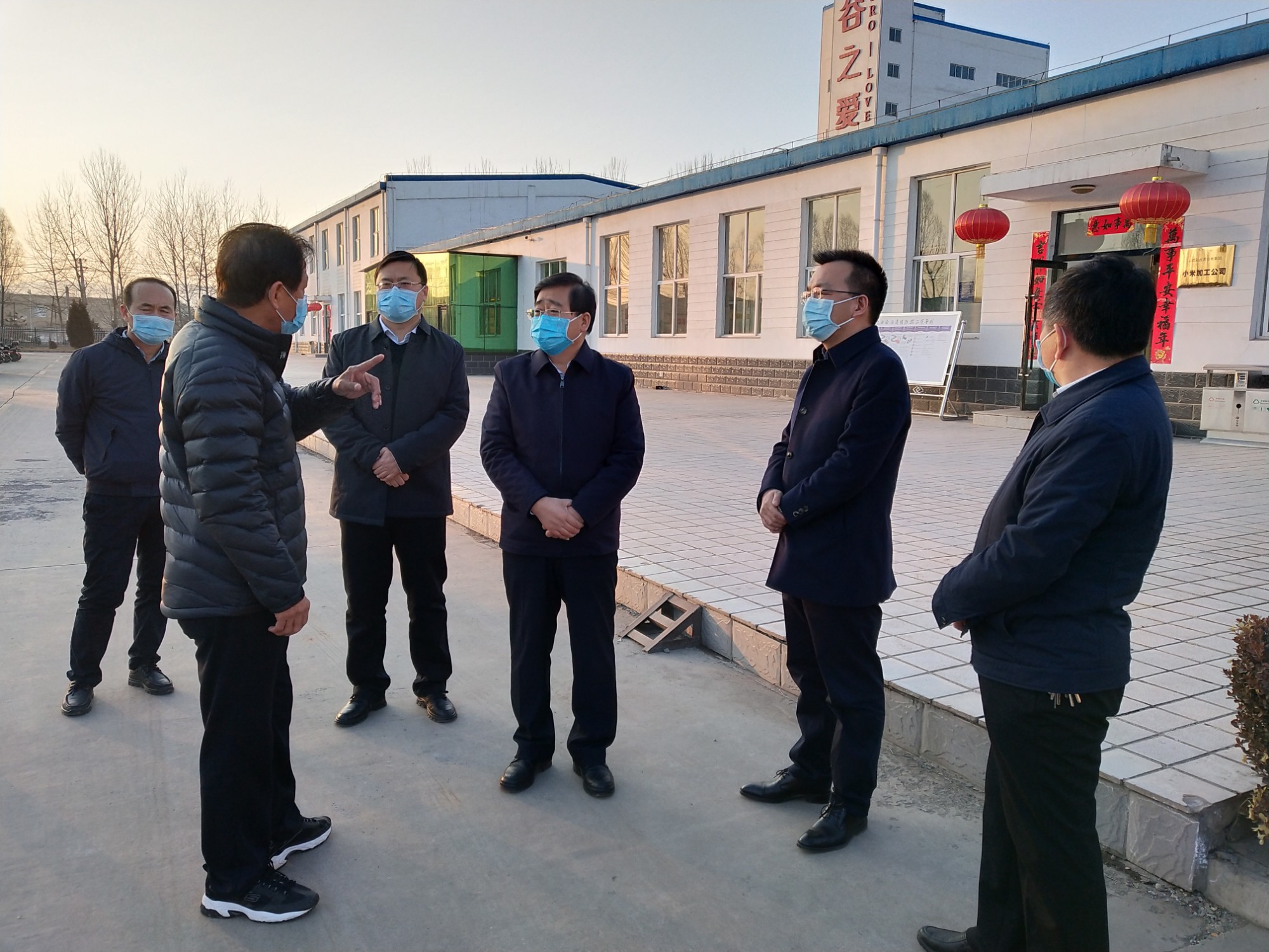 縣委書(shū)記盧展明蒞臨我司視察疫情防控情況并指導(dǎo)復(fù)工復(fù)產(chǎn)工作